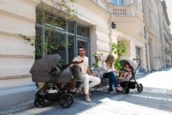 Kinderkraft A-Tour Dark Grey 3-in-1 Kinderwagen Incl. Autostoel KSATOU00DGR3000 -Babyproducten Winkel kinderkraft a tour kinderwagen sfeerfoto 2 1