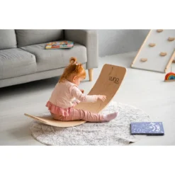Luna Toys Houten Balansbord Met Zwart Vilt LU-36998 -Babyproducten Winkel luna toys houten balansbord sfeer 3