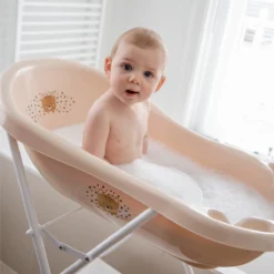 Tryco Leopard Lenny Sand Anti-Slip Badje TR-412624 -Babyproducten Winkel tryco leopard lenny sand anti slip badje tr 412624 01 sfeer1